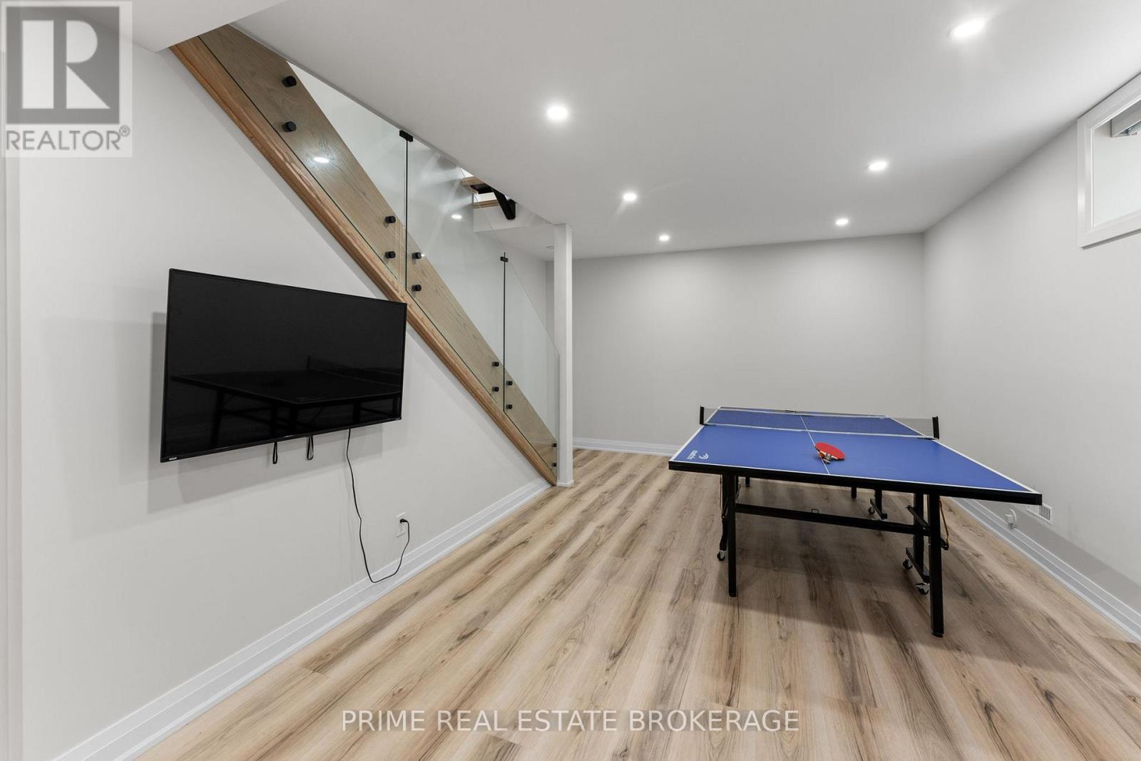 35 Walker Street, Lambton Shores (Grand Bend), ON - Indoor Photo Showing Other Room