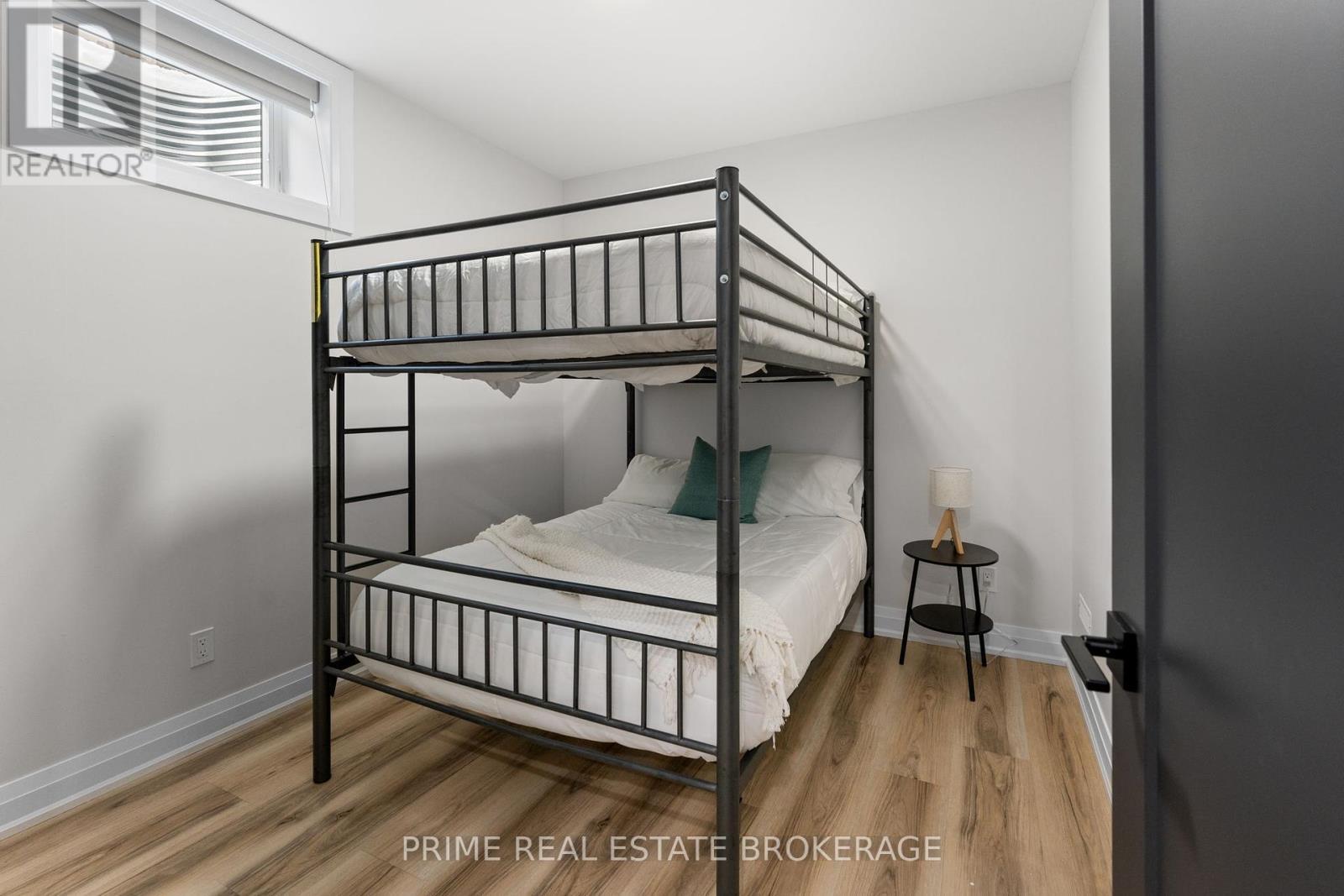 35 Walker Street, Lambton Shores (Grand Bend), ON - Indoor Photo Showing Bedroom