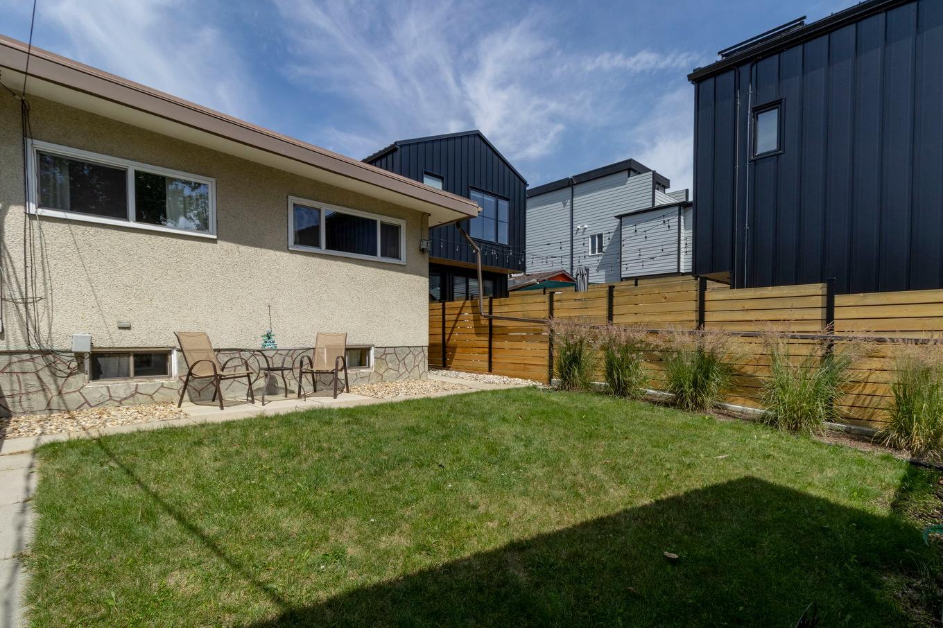 Calgary, AB - Outdoor