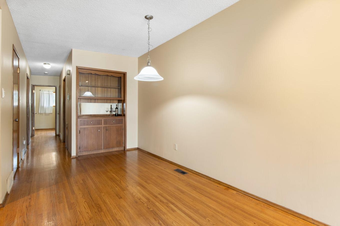 Calgary, AB - Indoor Photo Showing Other Room