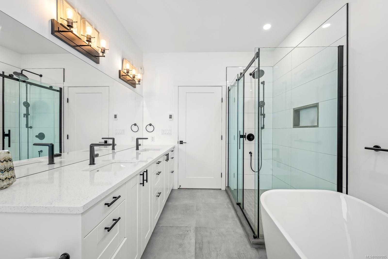 4698 Island Hwy, Courtenay, BC