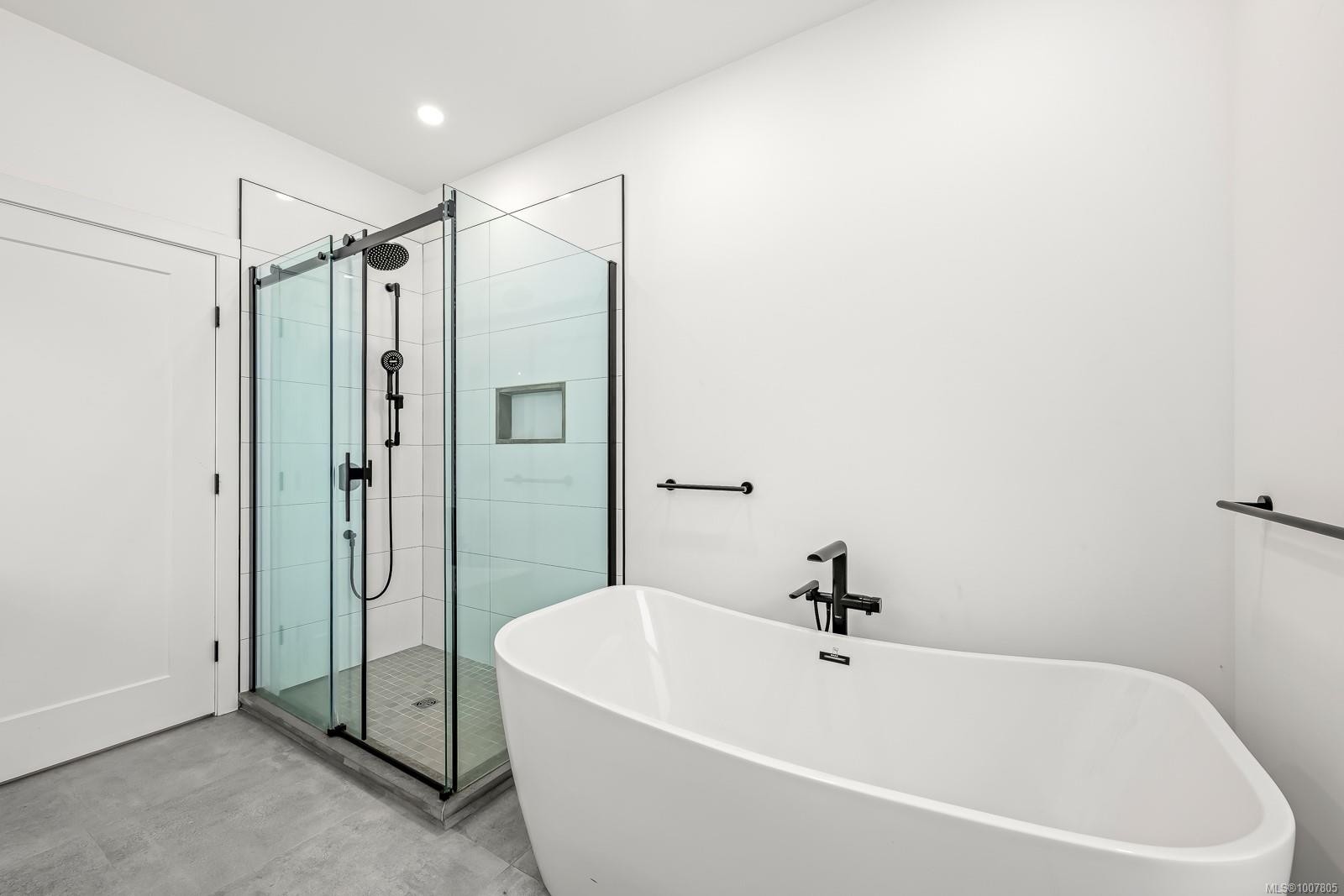 4698 Island Hwy, Courtenay, BC