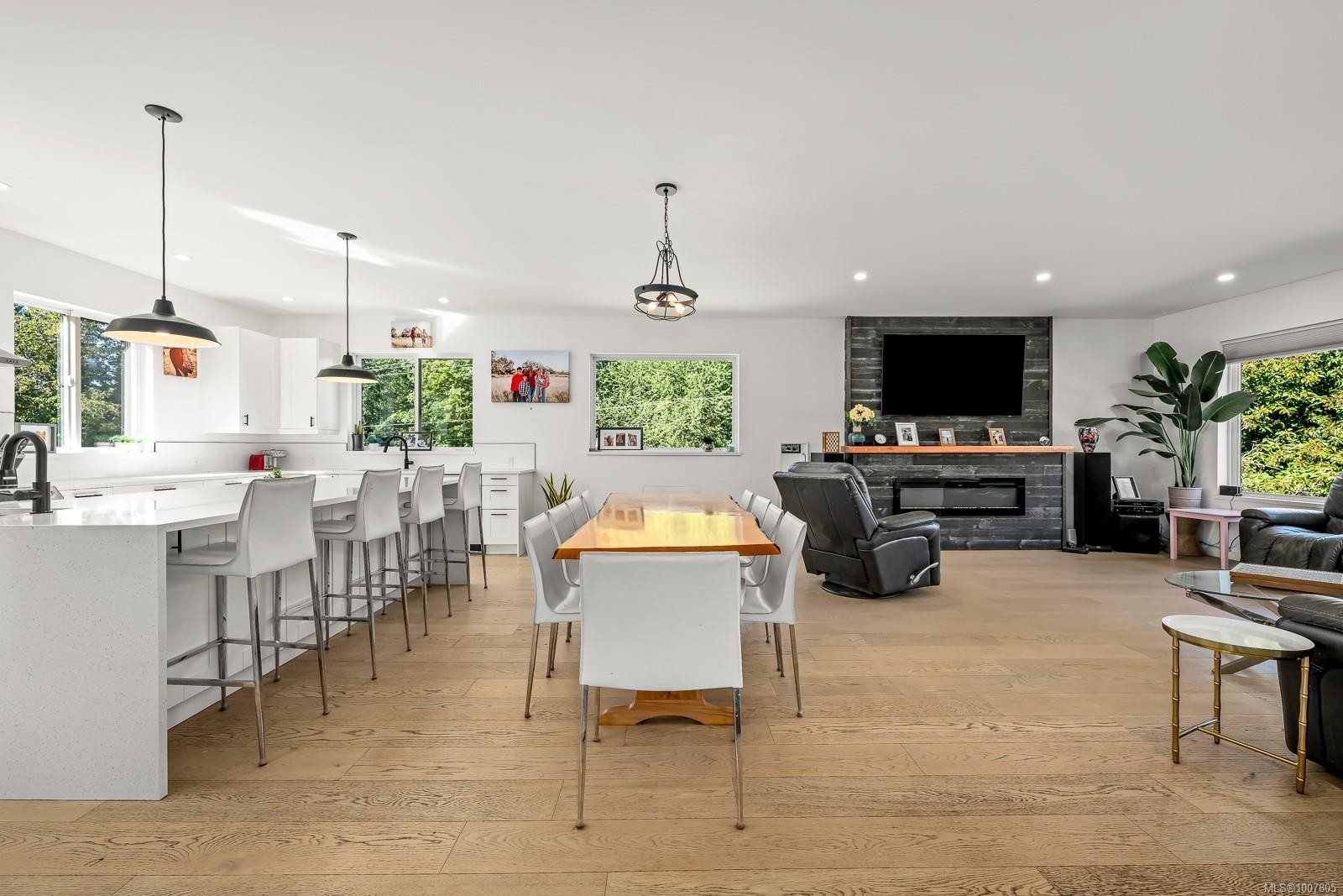 4698 Island Hwy, Courtenay, BC