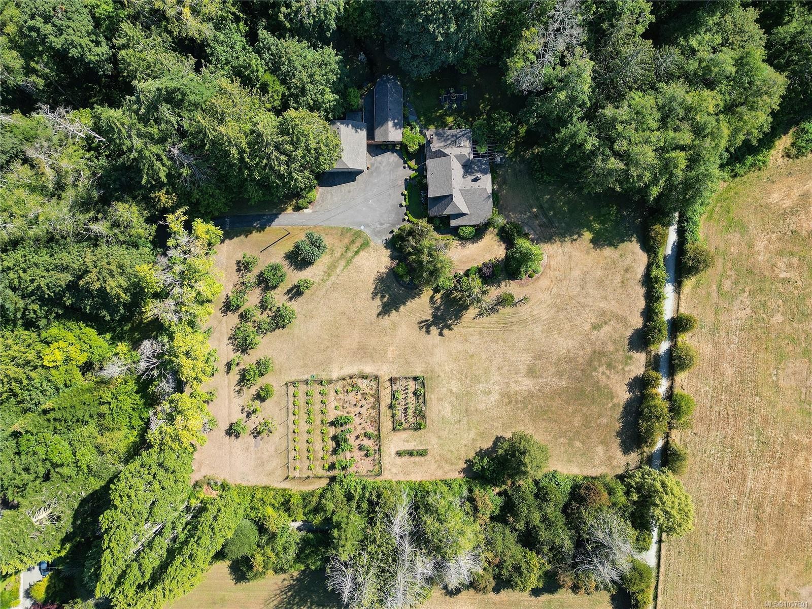 1695 Cultra Ave, Central Saanich, BC