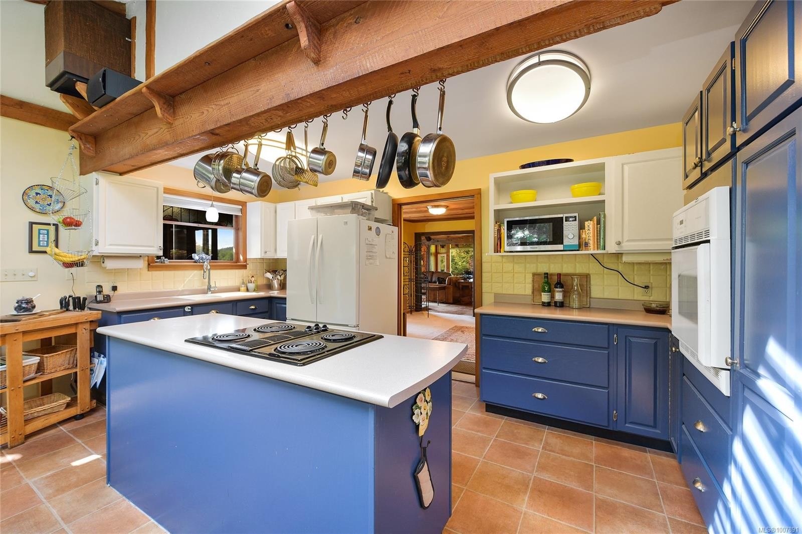 1695 Cultra Ave, Central Saanich, BC