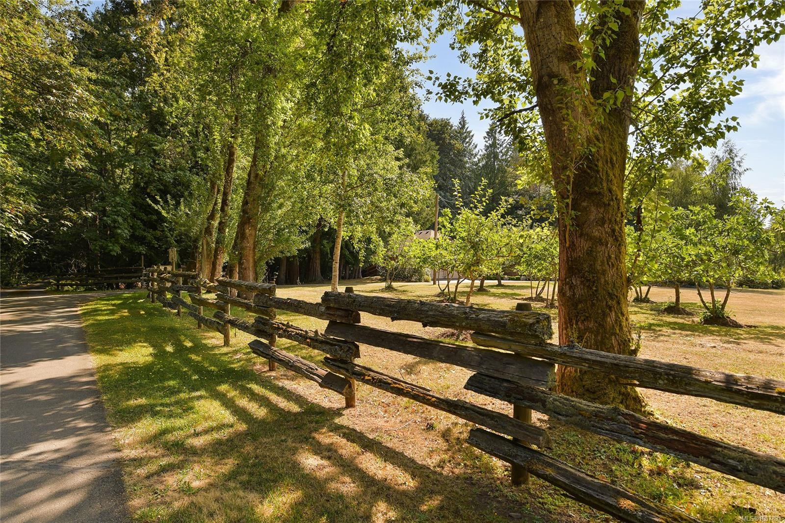 1695 Cultra Ave, Central Saanich, BC