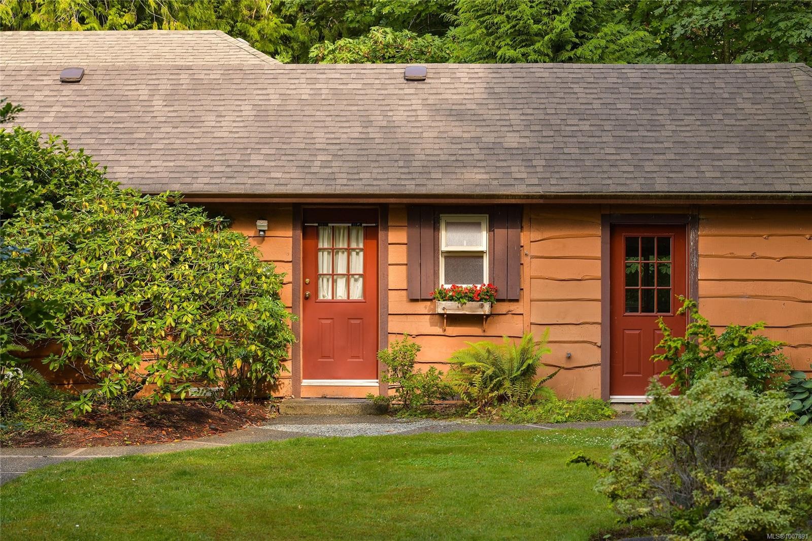 1695 Cultra Ave, Central Saanich, BC