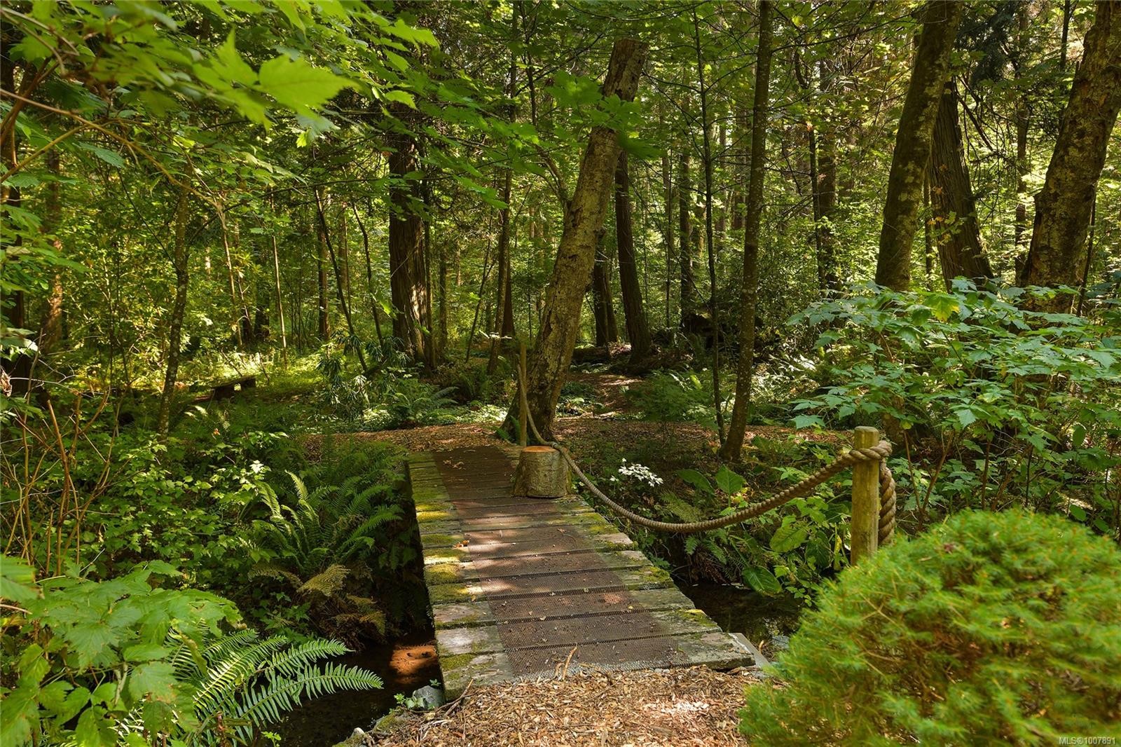 1695 Cultra Ave, Central Saanich, BC