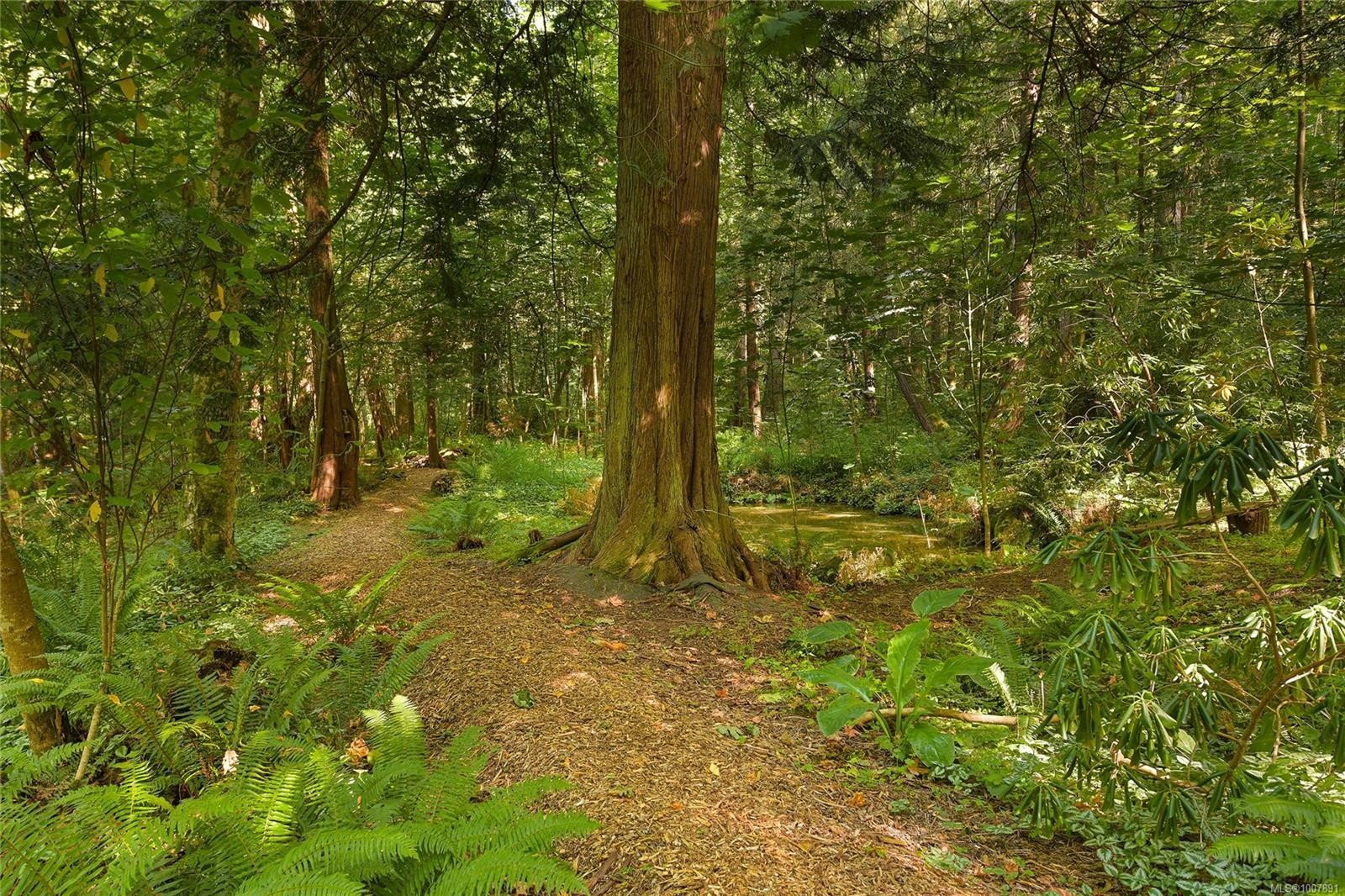 1695 Cultra Ave, Central Saanich, BC