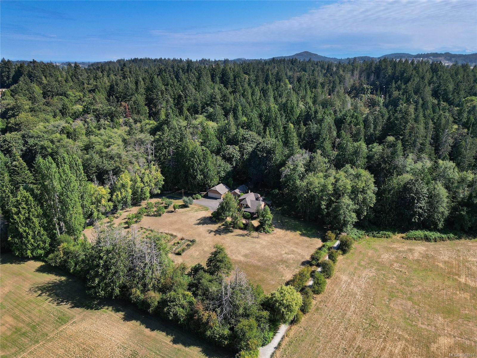 1695 Cultra Ave, Central Saanich, BC