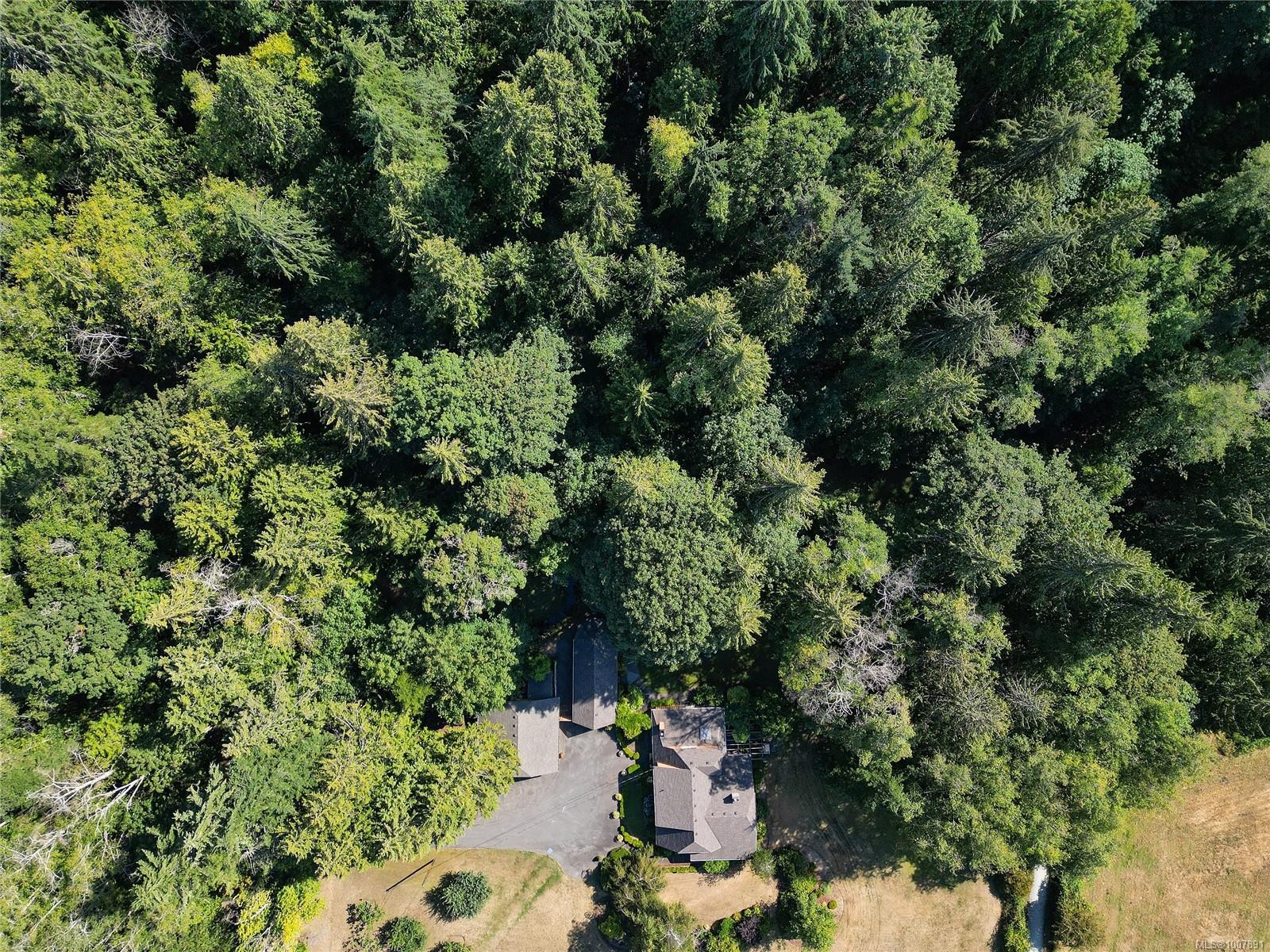 1695 Cultra Ave, Central Saanich, BC