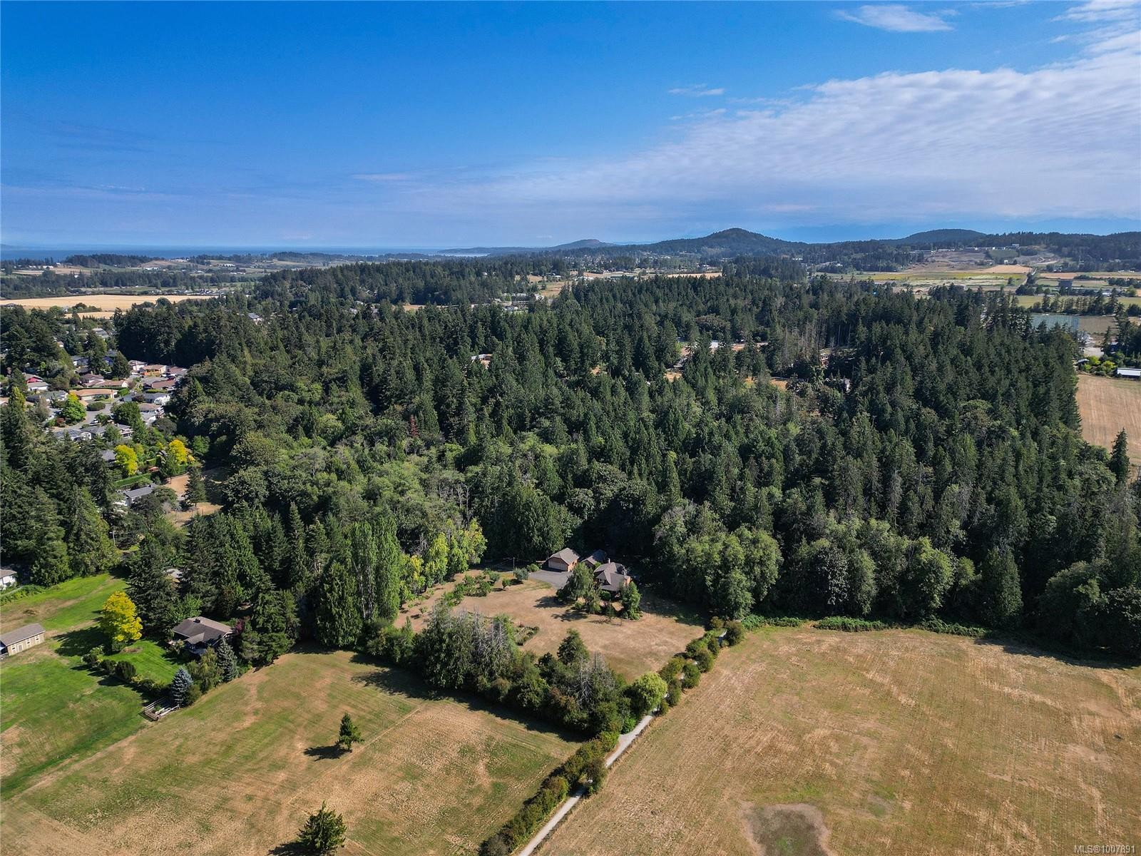 1695 Cultra Ave, Central Saanich, BC