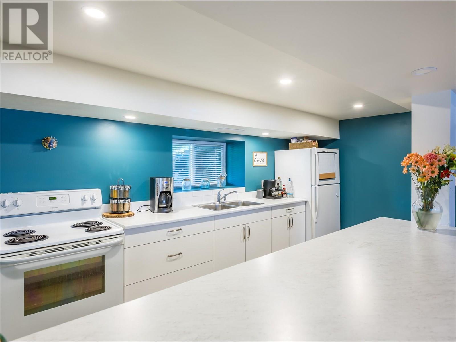 6342 6 Highway, Lavington, BC