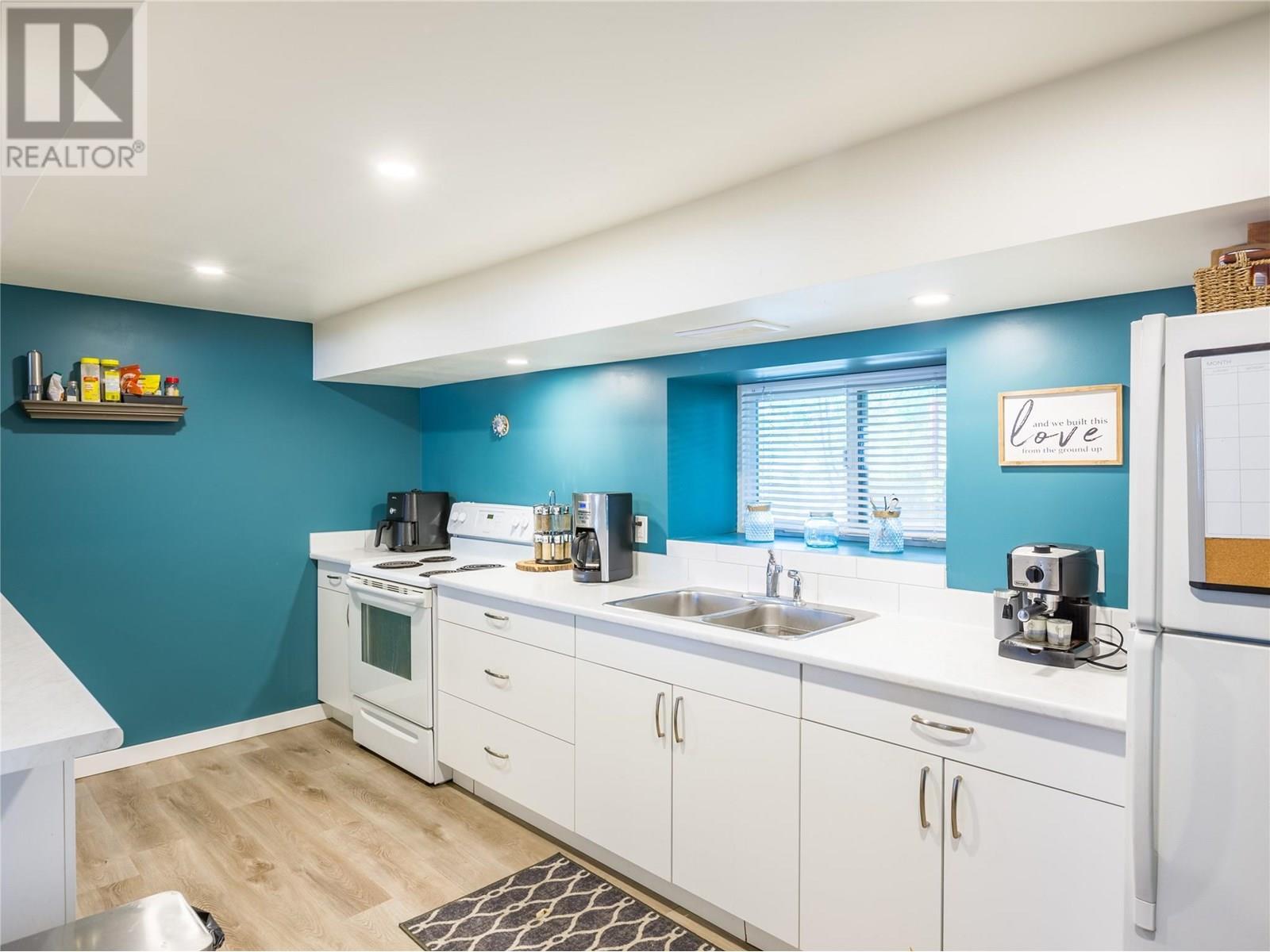 6342 6 Highway, Lavington, BC