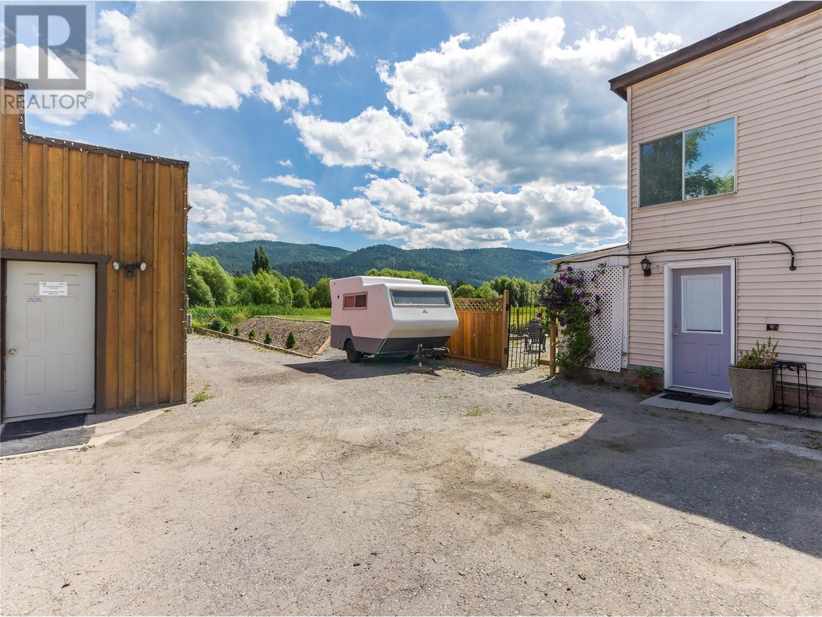 6342 6 Highway, Lavington, BC