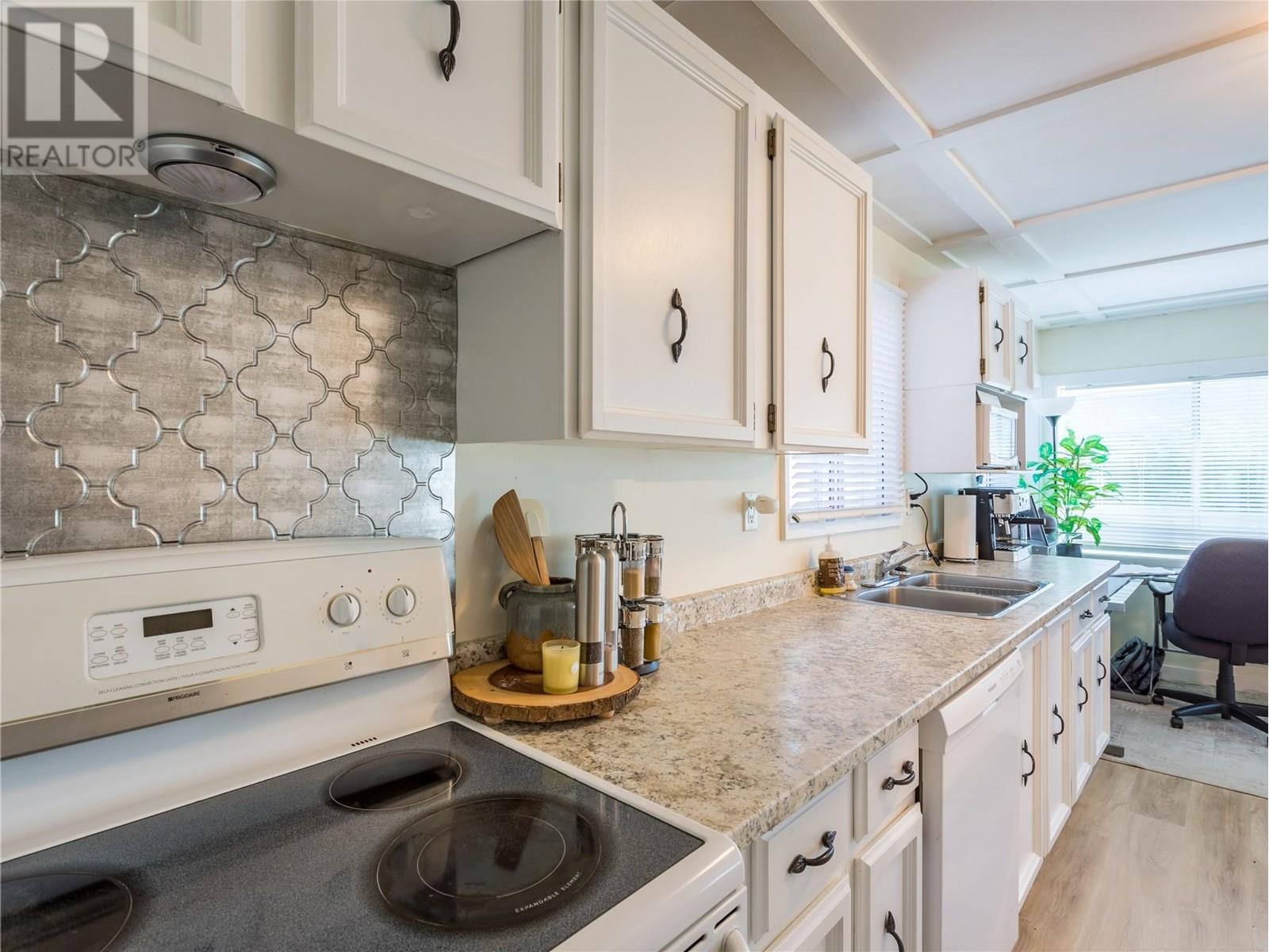 6342 6 Highway, Lavington, BC