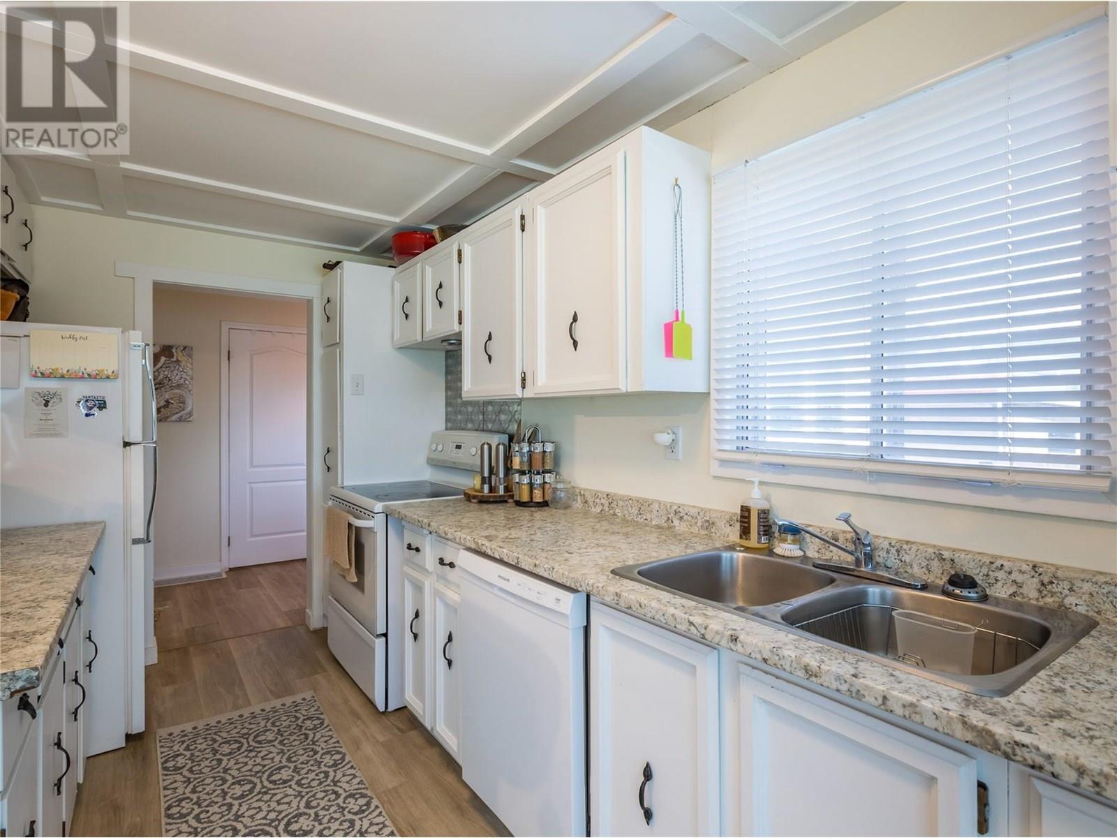 6342 6 Highway, Lavington, BC