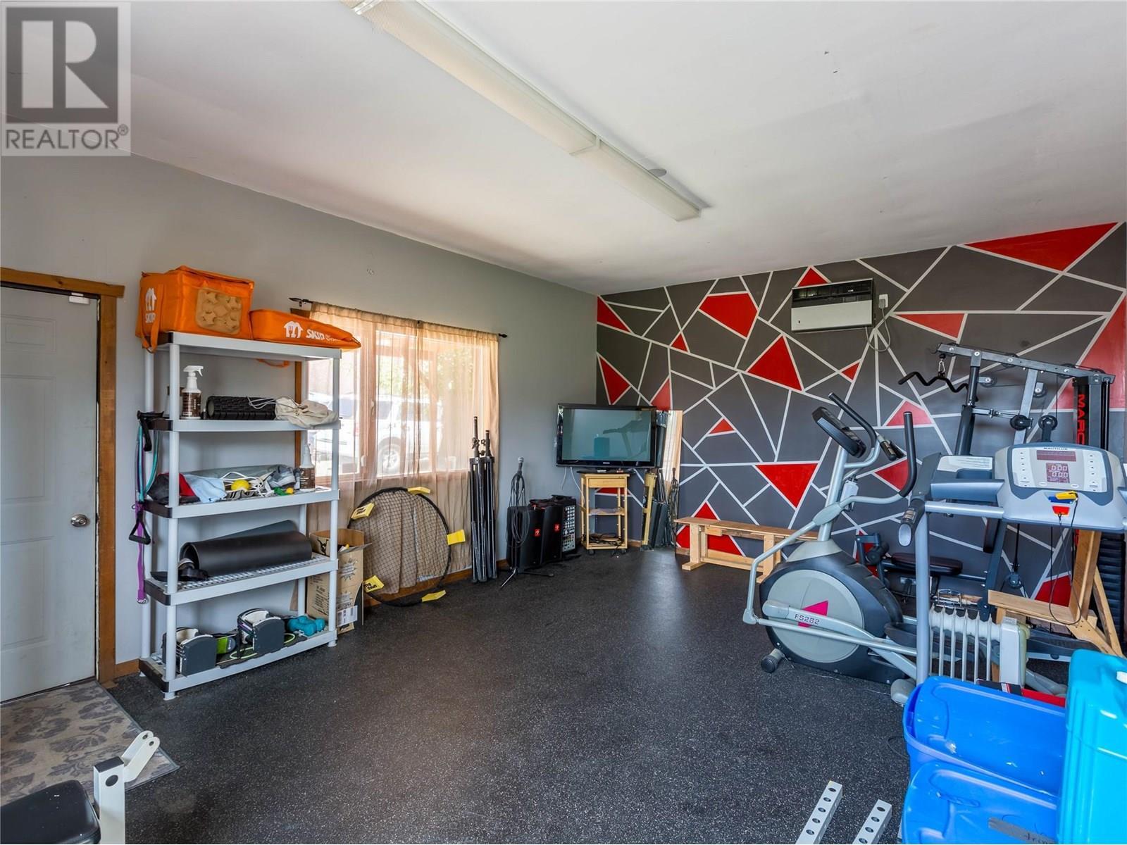 6342 6 Highway, Lavington, BC