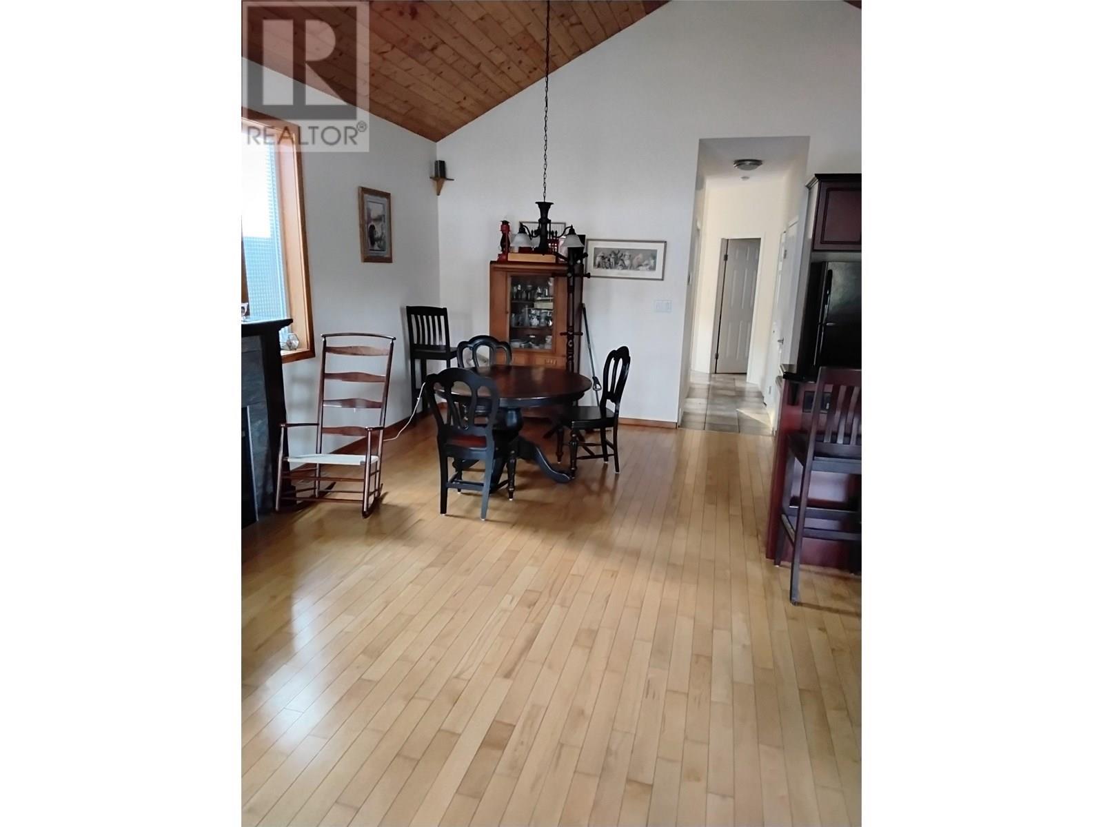 453 13Th Avenue, Invermere, BC - Indoor