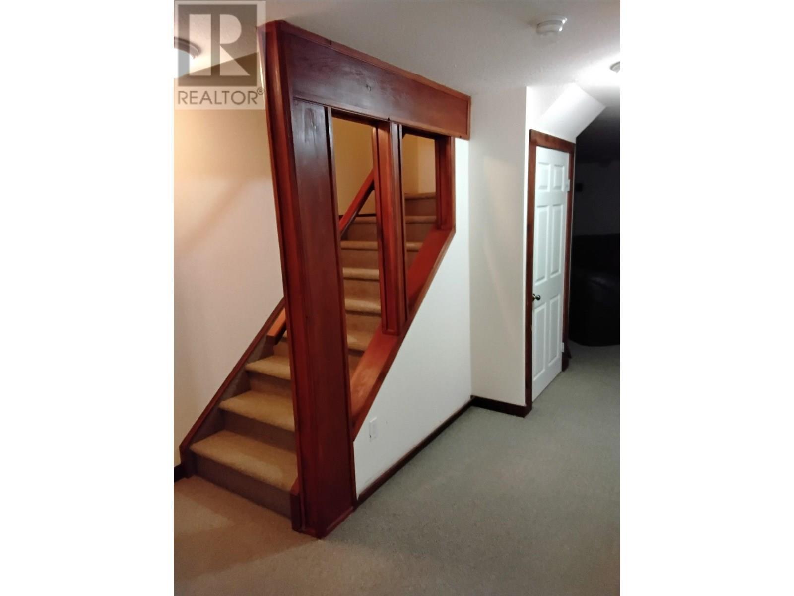 453 13Th Avenue, Invermere, BC - Indoor Photo Showing Other Room