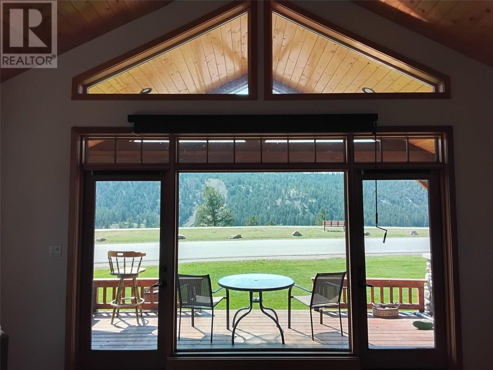 453 13Th Avenue, Invermere, BC - Indoor Photo Showing Other Room