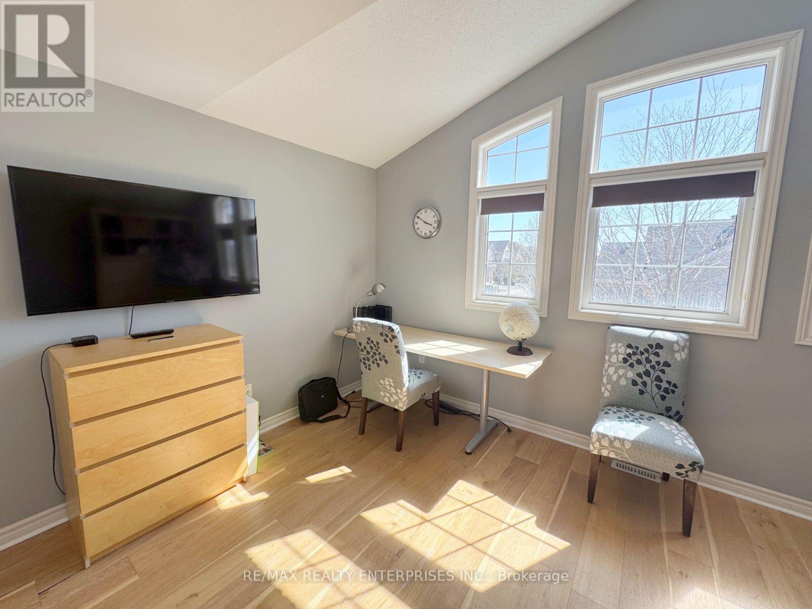 2429 Whitehorn Drive, Burlington, ON - Indoor