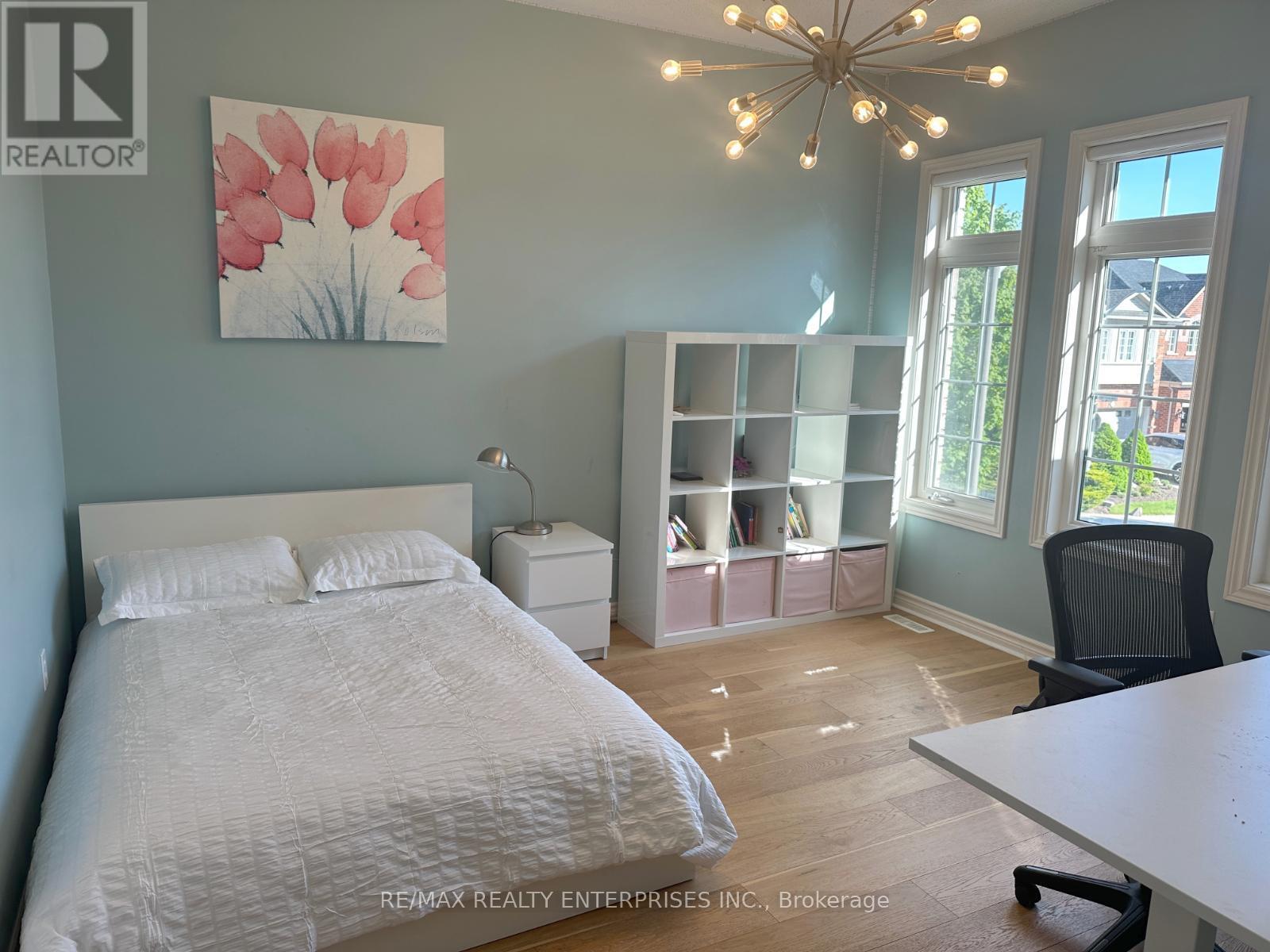 2429 Whitehorn Drive, Burlington, ON - Indoor Photo Showing Bedroom