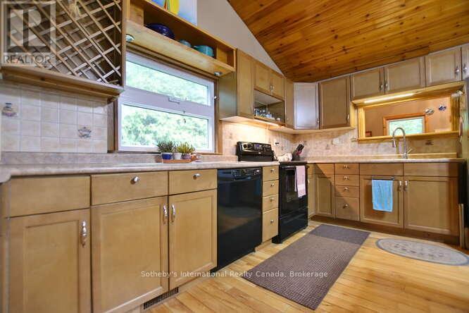 447085 Tenth Concession, Grey Highlands, ON - Indoor Photo Showing Kitchen