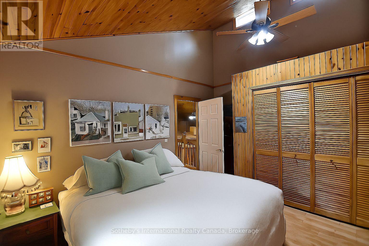 Master - 447085 Tenth Concession, Grey Highlands, ON - Indoor Photo Showing Bedroom