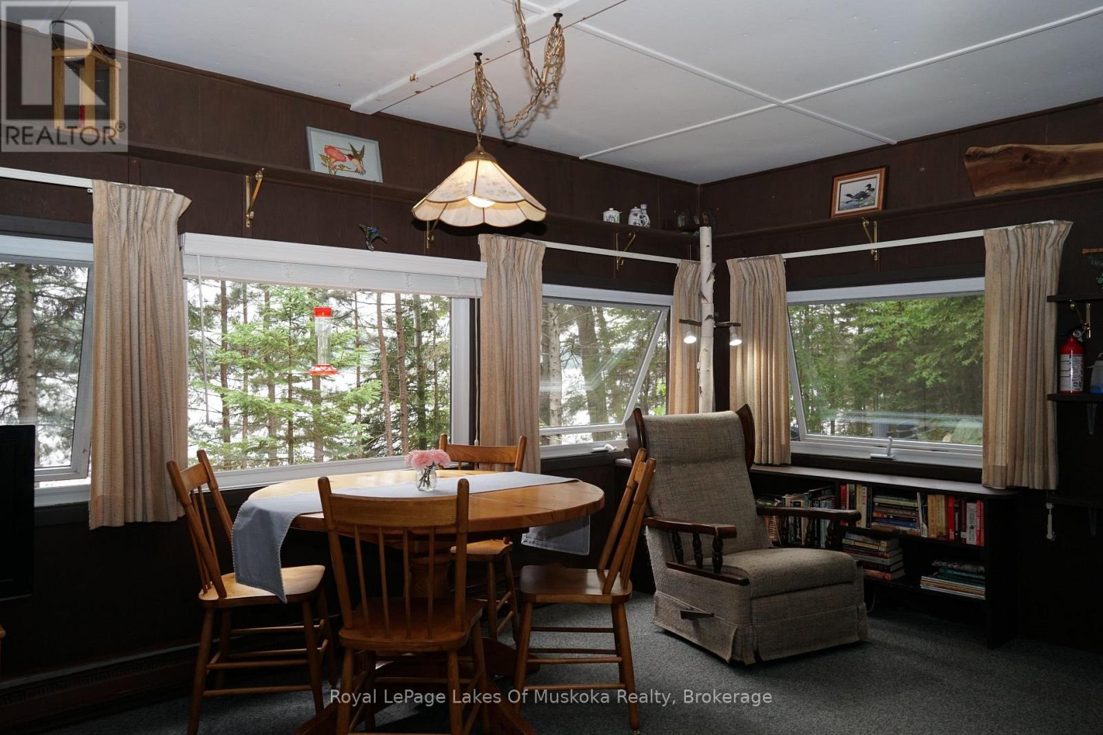 1173 Lake Of Two Rivers, South Algonquin, ON - Indoor Photo Showing Dining Room
