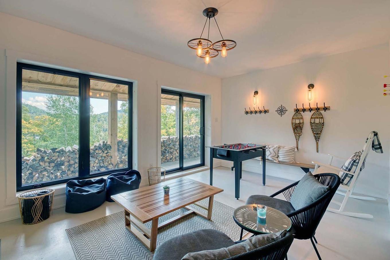 Salle familiale - 138 Ch. Des Aigles, Nominingue, QC - Indoor