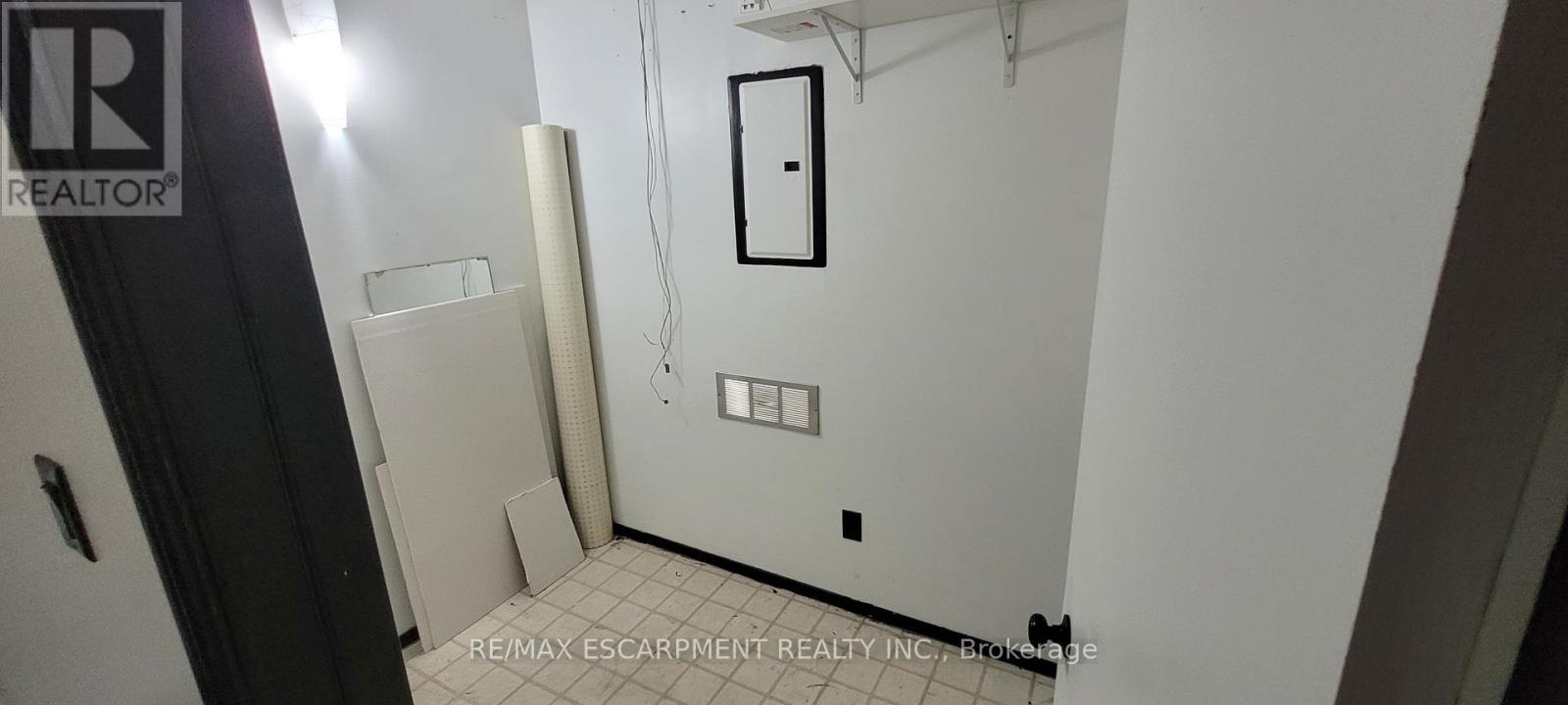 120 Parkdale Avenue N, Hamilton, ON - Indoor Photo Showing Other Room