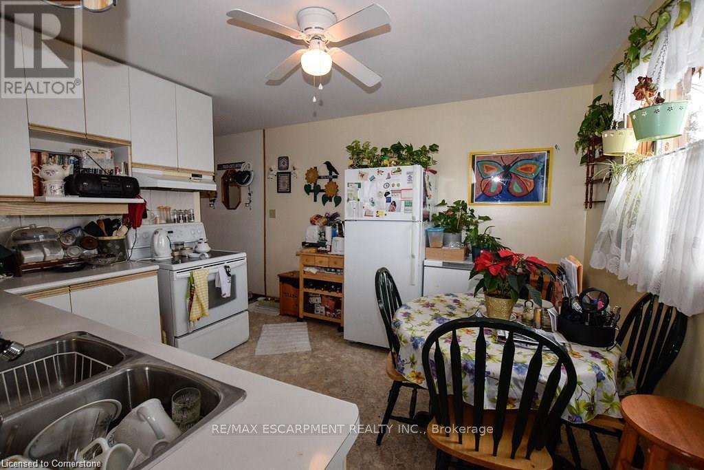 Kitchen - 120 Parkdale Avenue N, Hamilton, ON - Indoor Photo Showing Dining Room