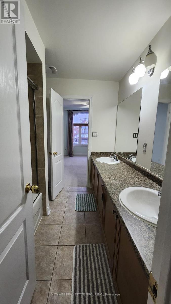 2 - 80 Tatra Crescent, Brampton, ON - Indoor Photo Showing Bathroom