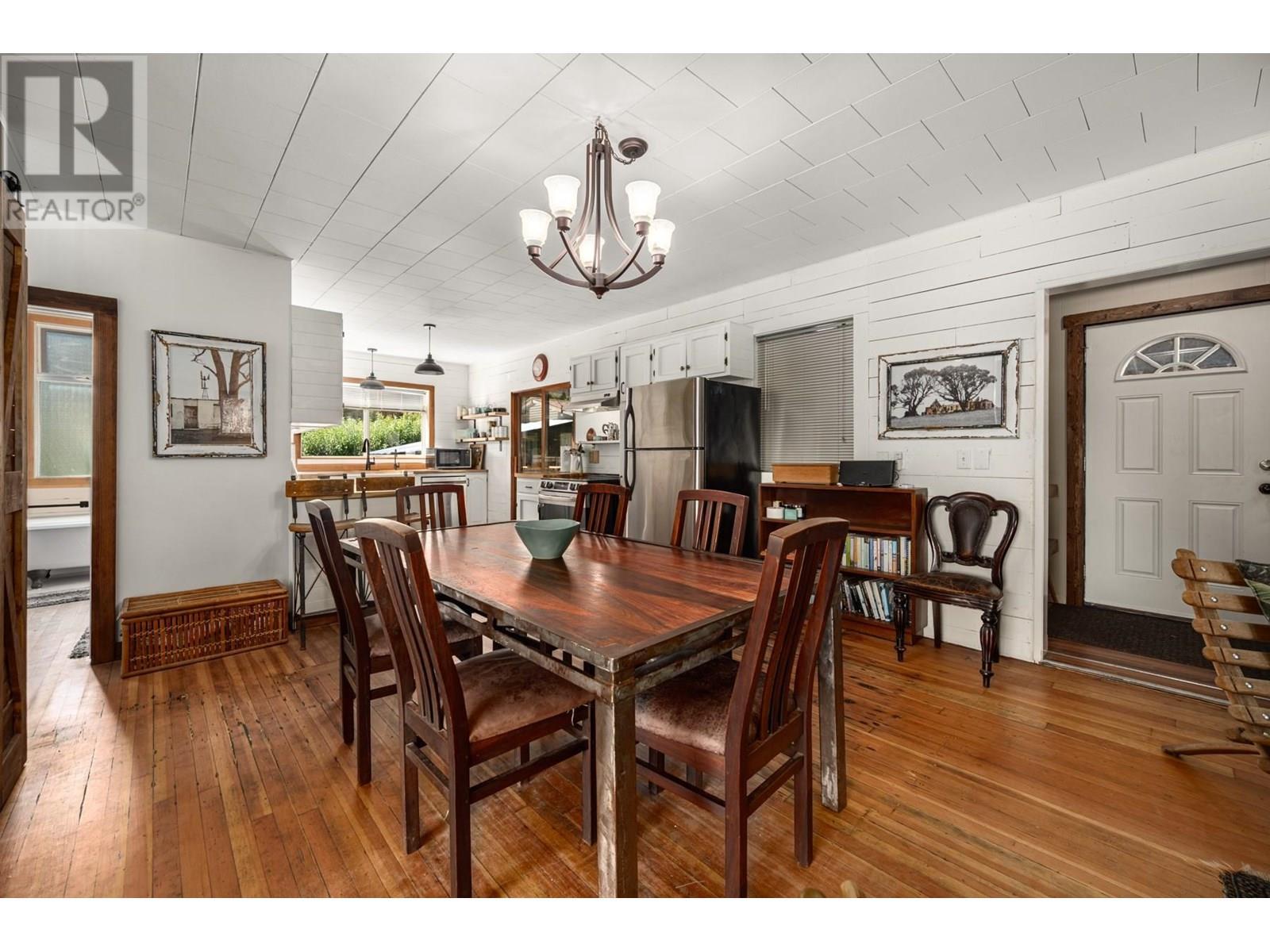 36 14Th Avenue, Lillooet, BC - Indoor Photo Showing Dining Room