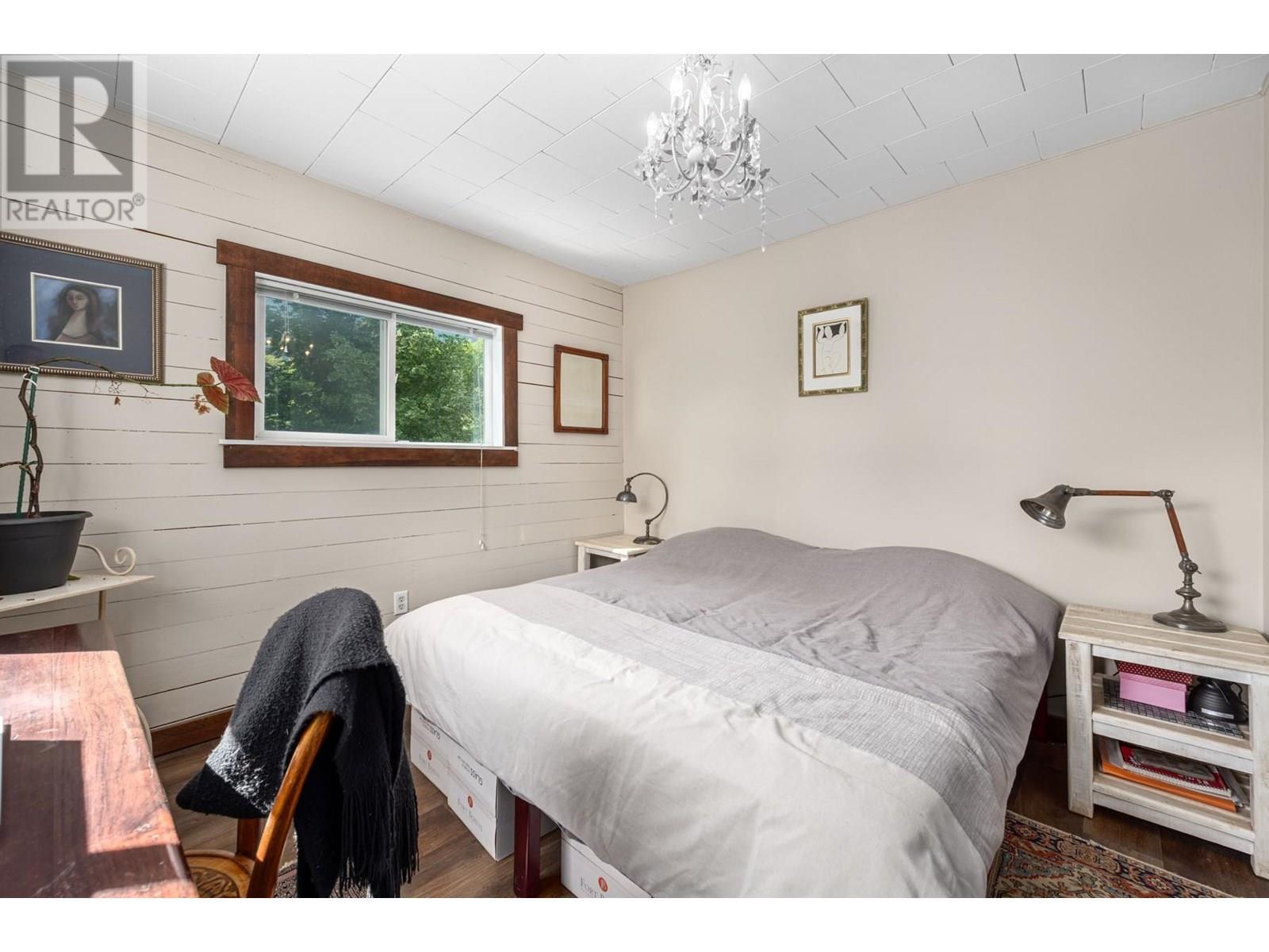 36 14Th Avenue, Lillooet, BC - Indoor Photo Showing Bedroom