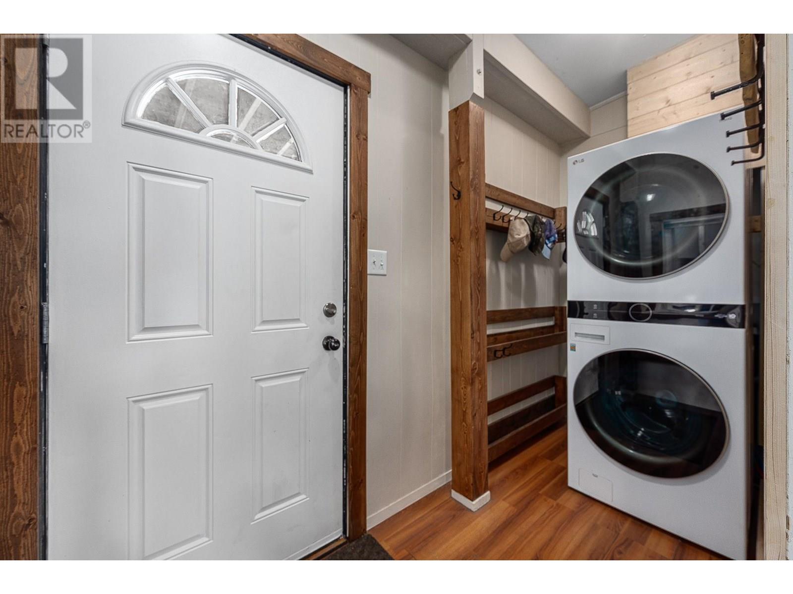 36 14Th Avenue, Lillooet, BC - Indoor Photo Showing Laundry Room