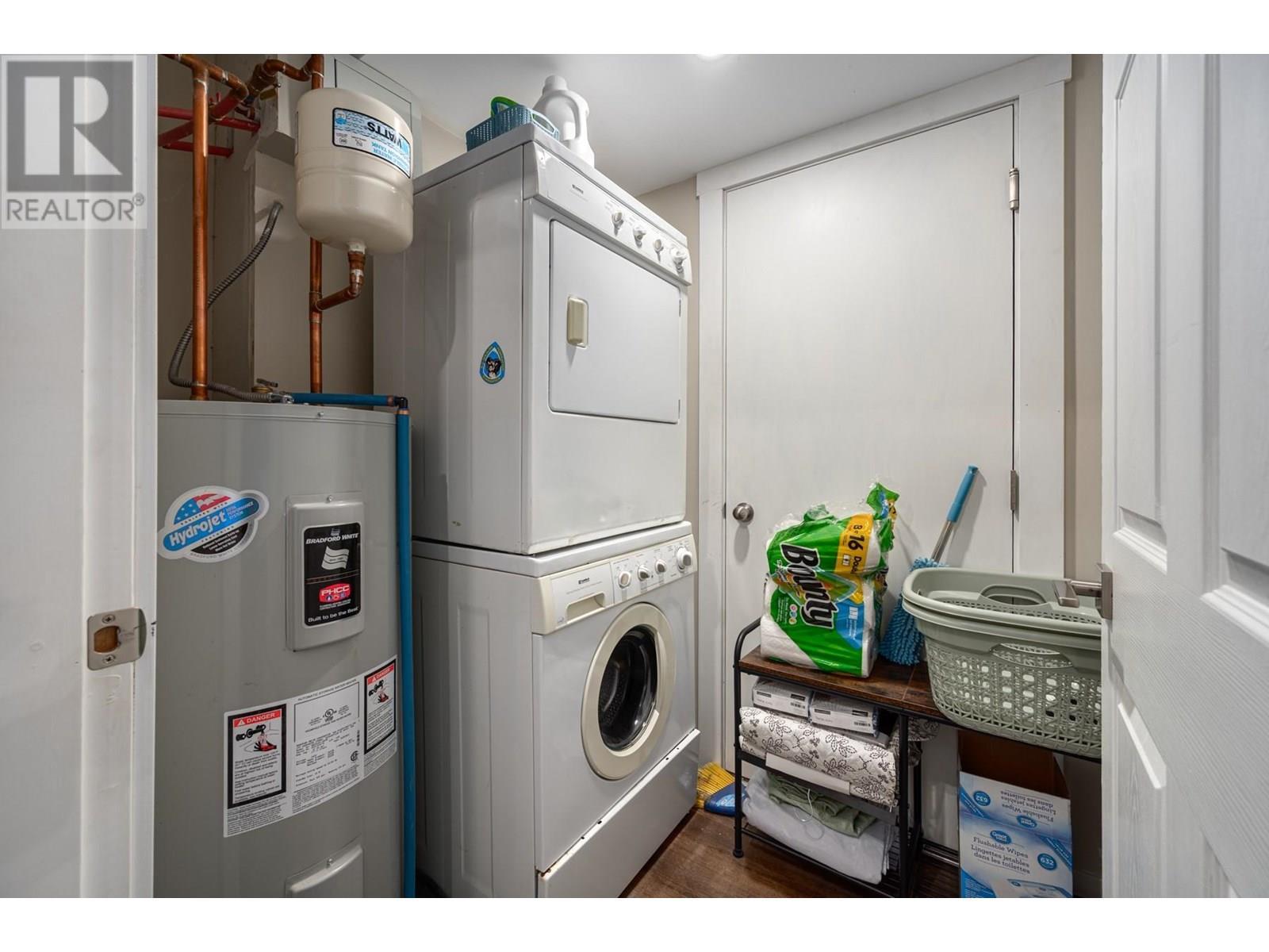 36 14Th Avenue, Lillooet, BC - Indoor Photo Showing Laundry Room