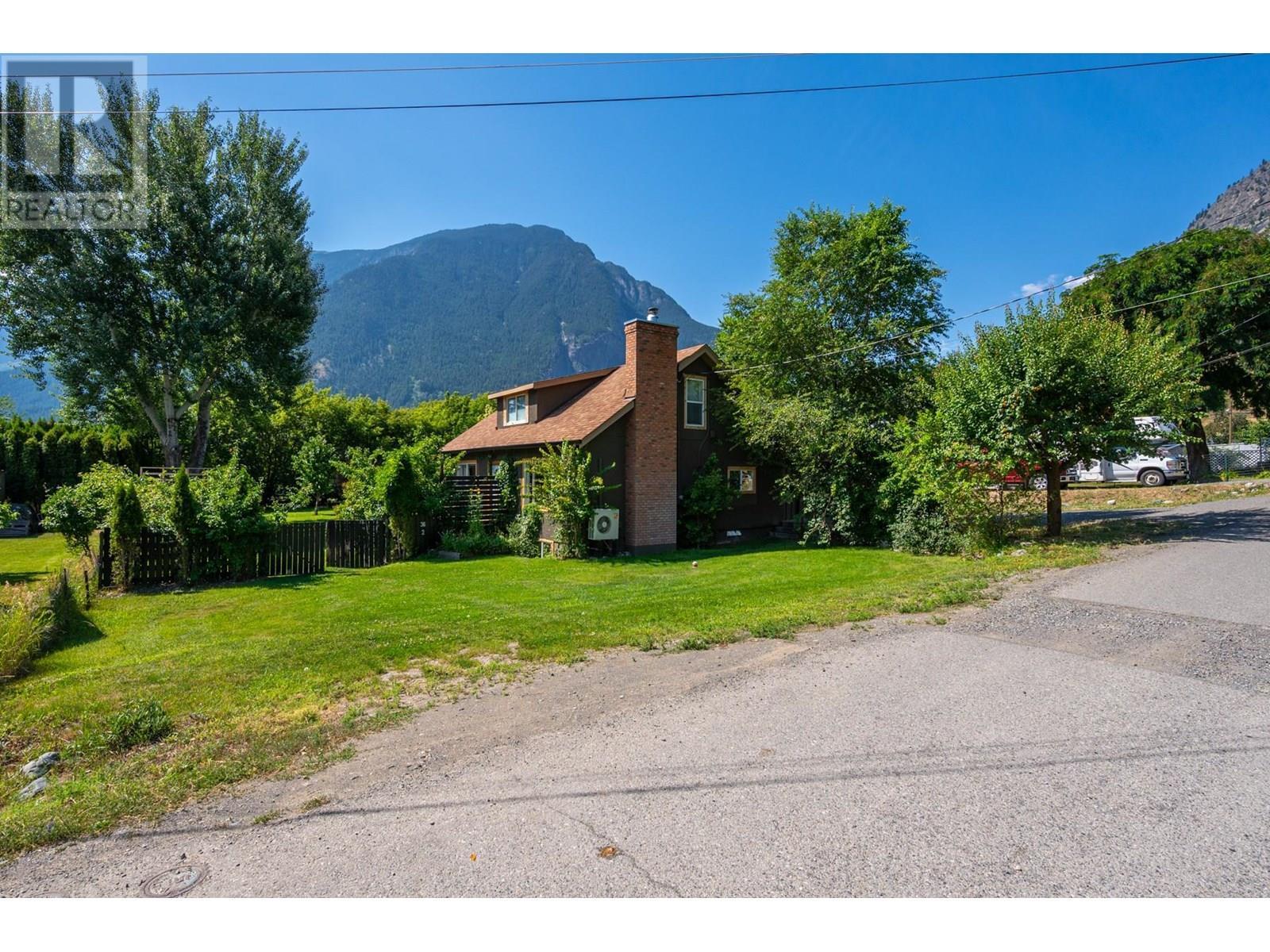 36 14Th Avenue, Lillooet, BC - Outdoor