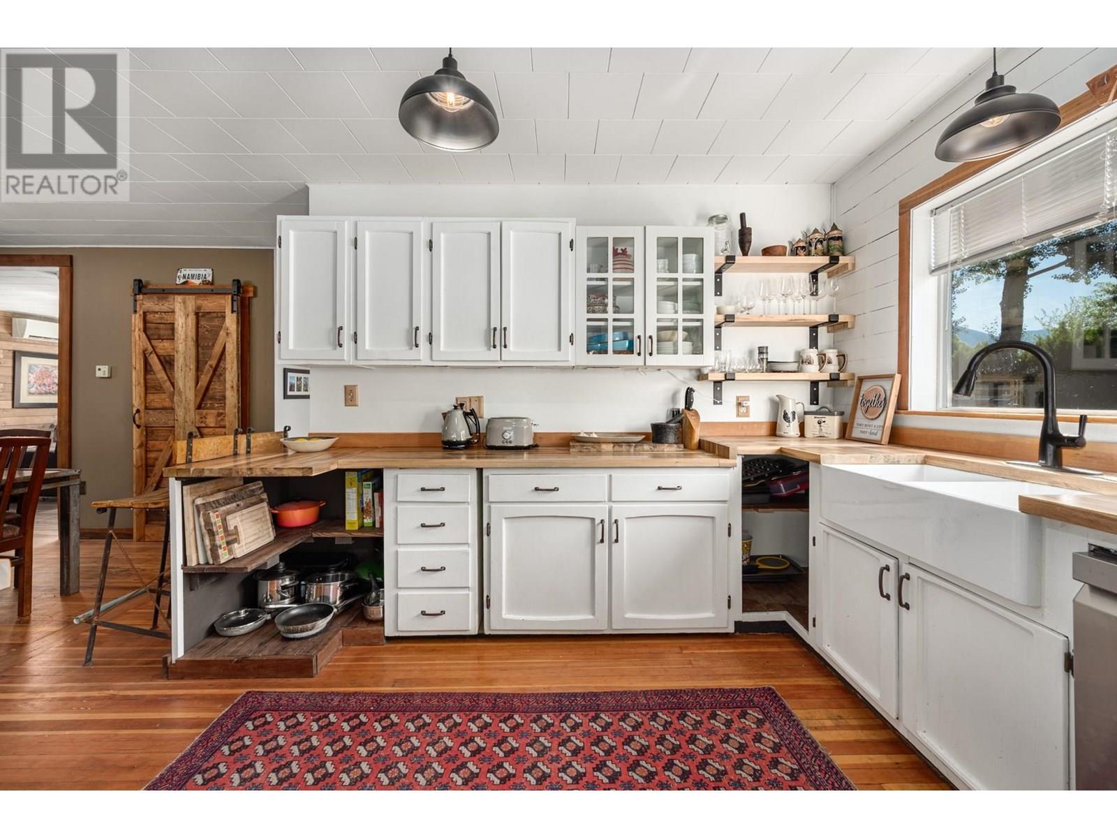 36 14Th Avenue, Lillooet, BC - Indoor Photo Showing Other Room