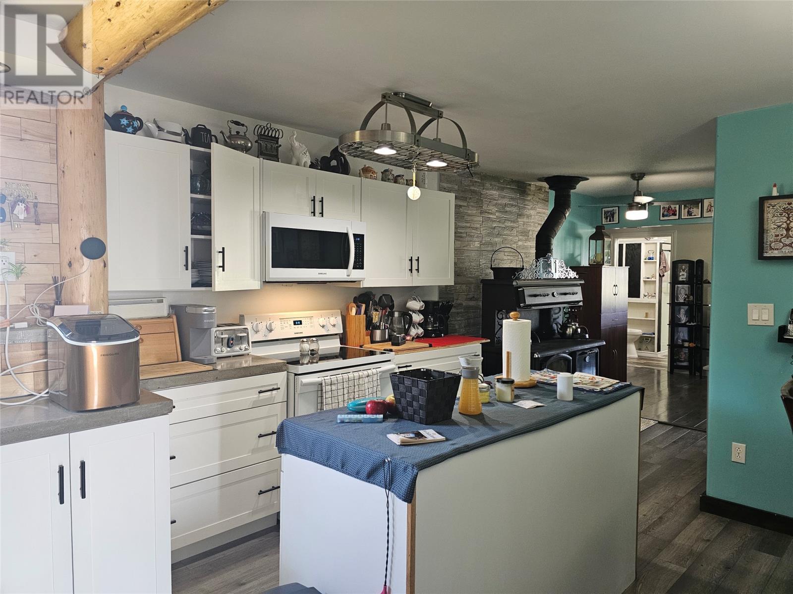 3 Dennis Road, Channel-Port Aux Basques, NL - Indoor Photo Showing Kitchen