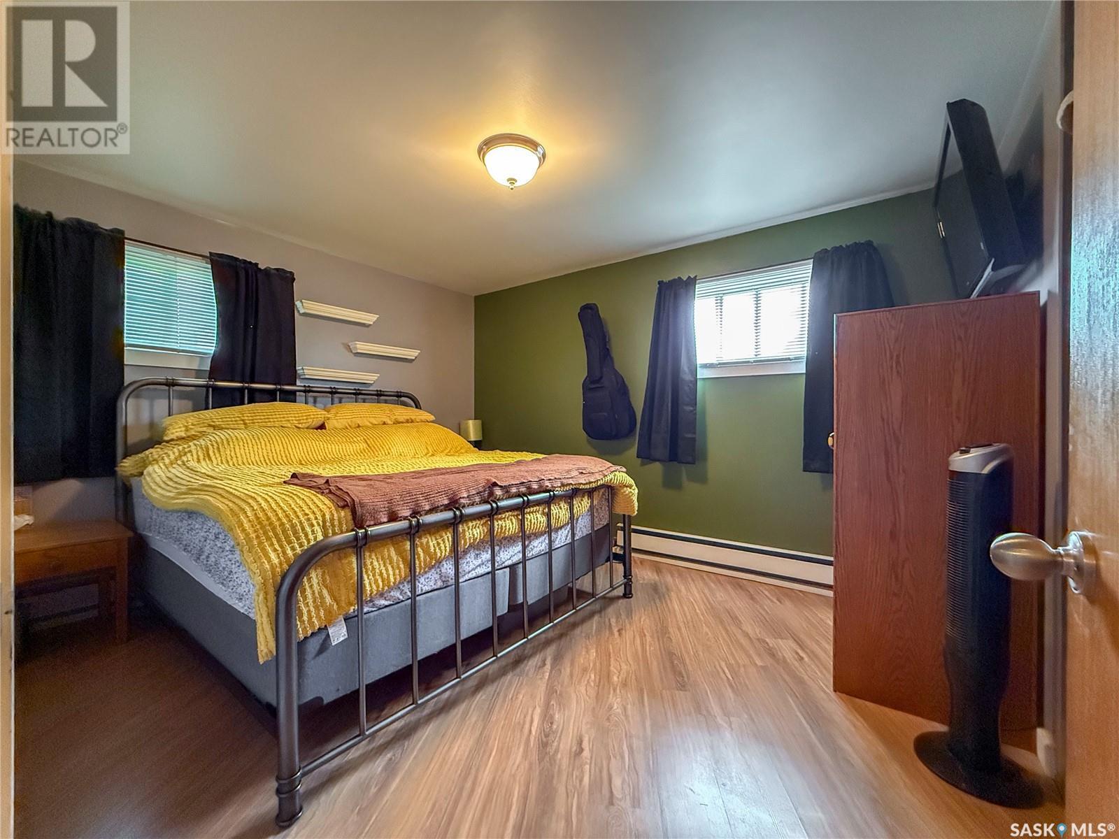 223 2Nd Avenue E, Frontier, SK - Indoor Photo Showing Bedroom