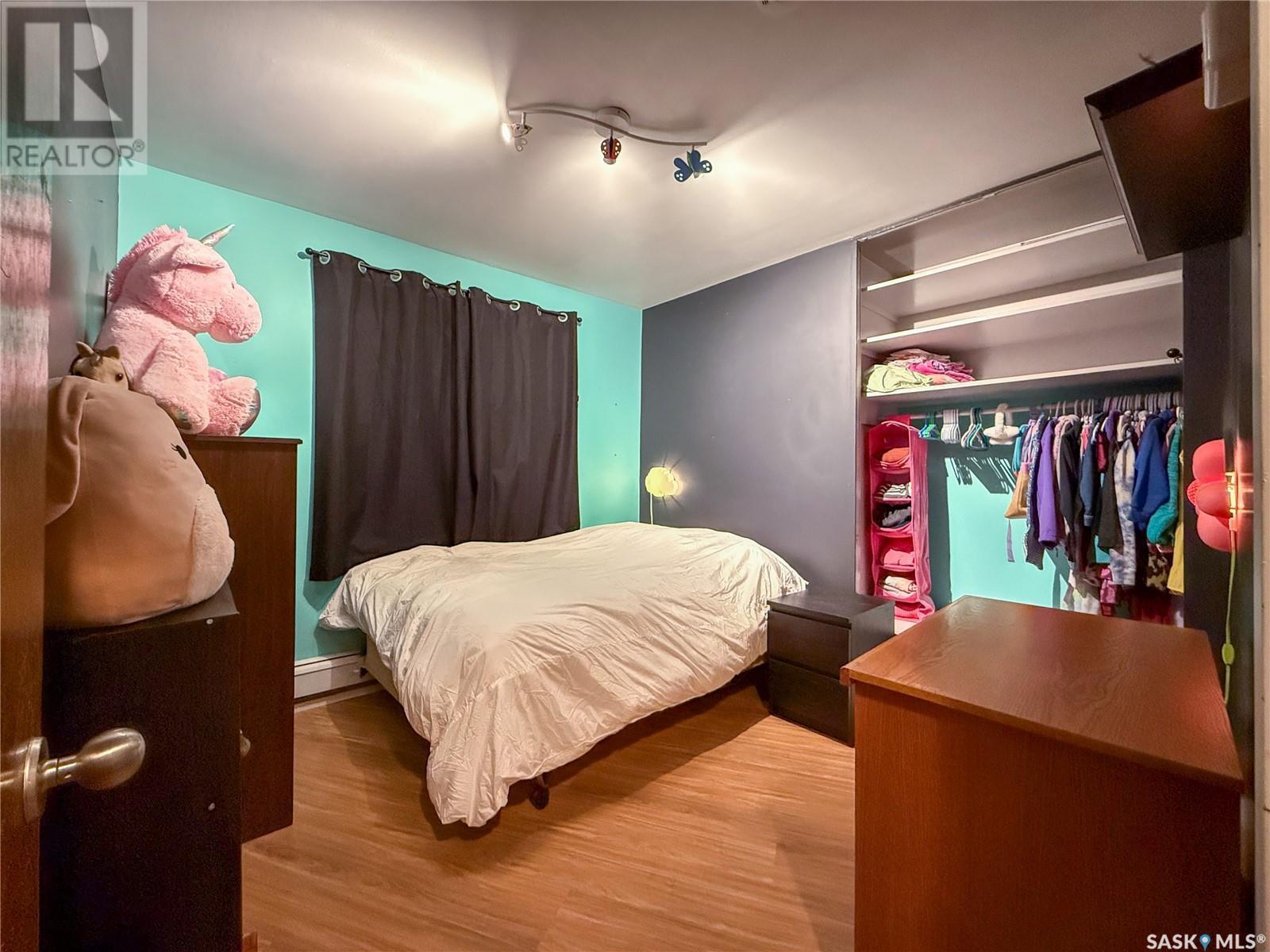 223 2Nd Avenue E, Frontier, SK - Indoor Photo Showing Bedroom