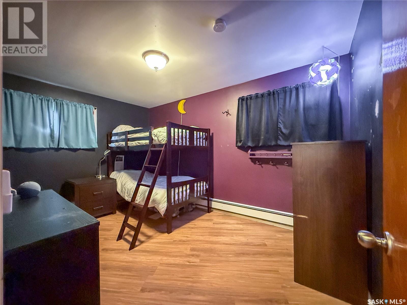 223 2Nd Avenue E, Frontier, SK - Indoor