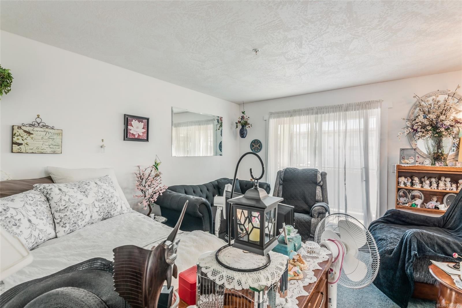 212-3855 11Th Ave, Port Alberni, BC - Indoor Photo Showing Living Room