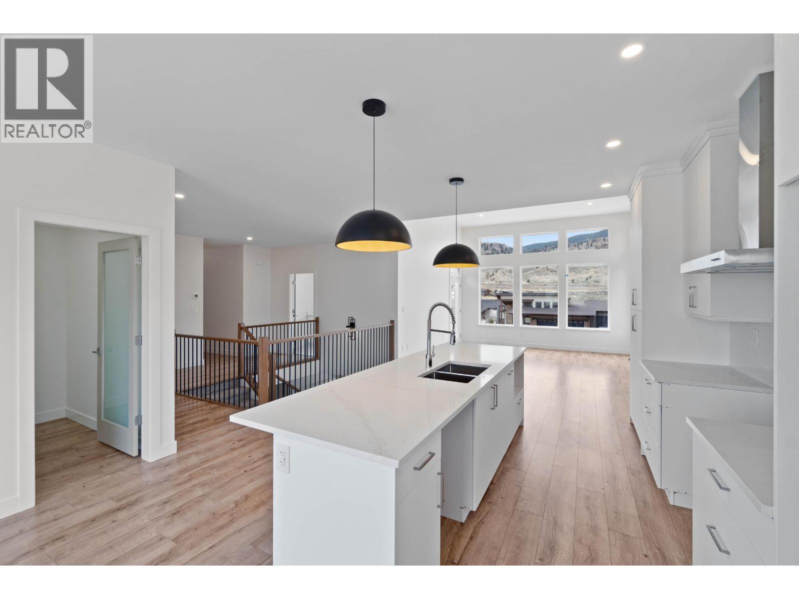 265 Rue Cheval Noir, Kamloops, BC - Indoor Photo Showing Kitchen With Double Sink With Upgraded Kitchen
