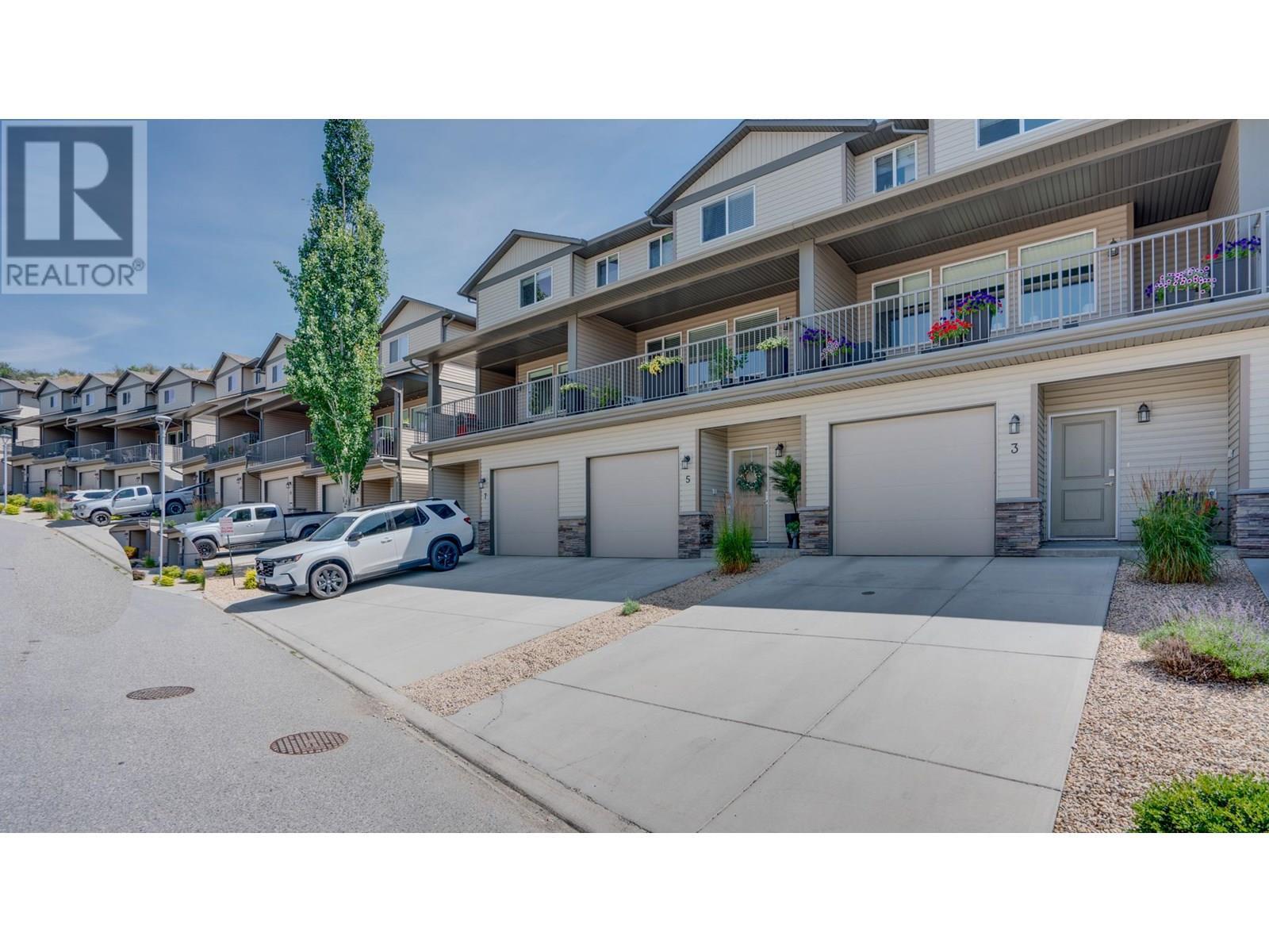 933 Mt Robson Place Unit# 3, Vernon, BC - Outdoor With Facade