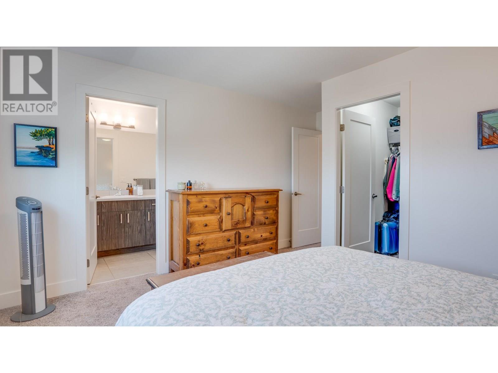 933 Mt Robson Place Unit# 3, Vernon, BC - Indoor Photo Showing Bedroom