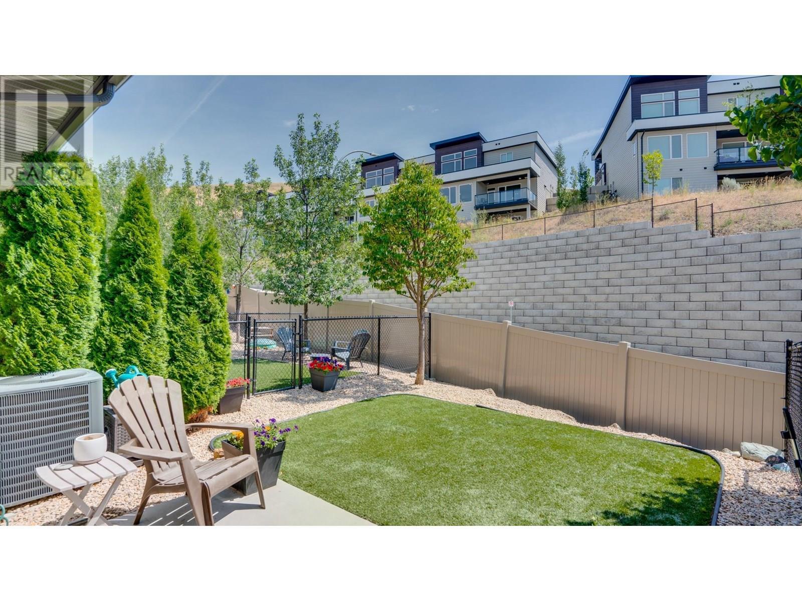 933 Mt Robson Place Unit# 3, Vernon, BC - Outdoor