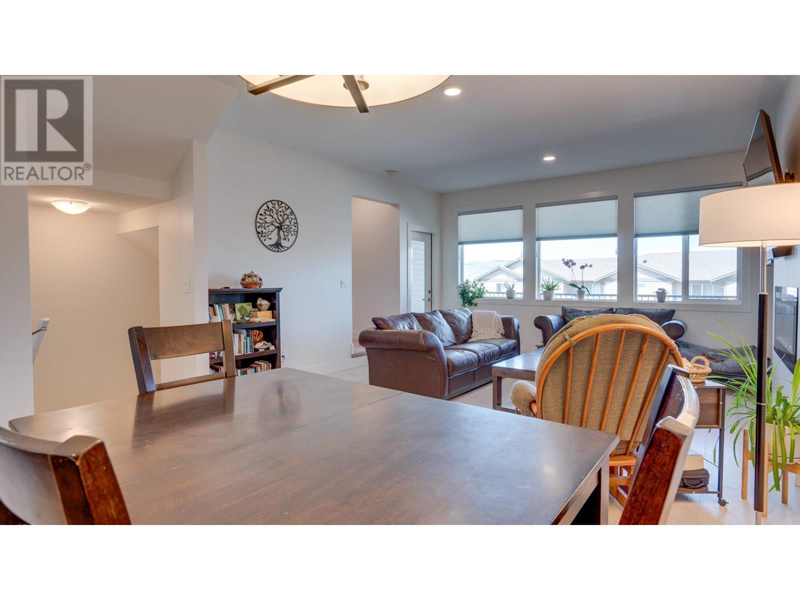 933 Mt Robson Place Unit# 3, Vernon, BC - Indoor Photo Showing Dining Room